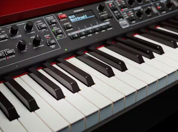 Pianos numériques de scène Nord Grand 2 – Image 8