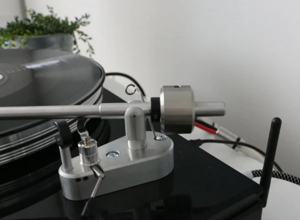McIntosh MTI100 Platines vinyle hi-fi – Image 13